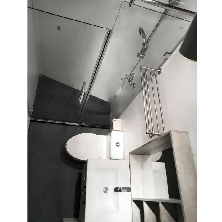 modern small bathroom